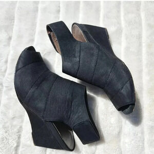 Earthies Manza Black Wedge Peep Toe Comfort Arch Support Sandals Wmn’s 6.5